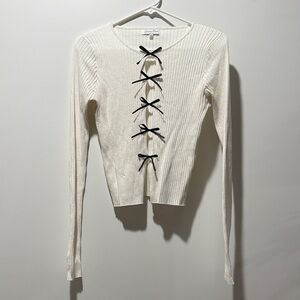 Emory Park Cream Ribbed Blouse with Black Bow Accents